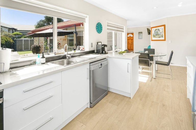 Photo of property in 36 Pointon Glade, Grandview Heights, Hamilton, 3200