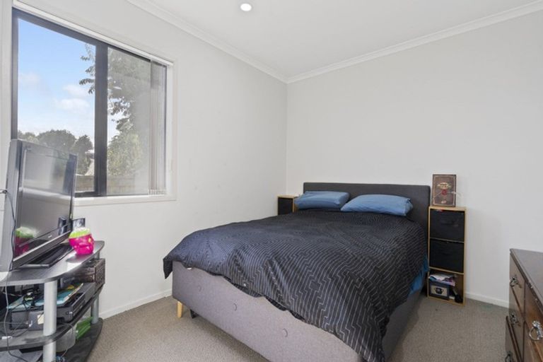 Photo of property in 12a Frederick Place, Whalers Gate, New Plymouth, 4310