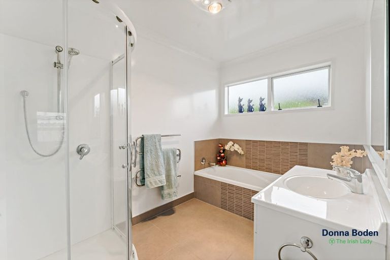 Photo of property in 3 Parsot Place, Pukekohe, 2120