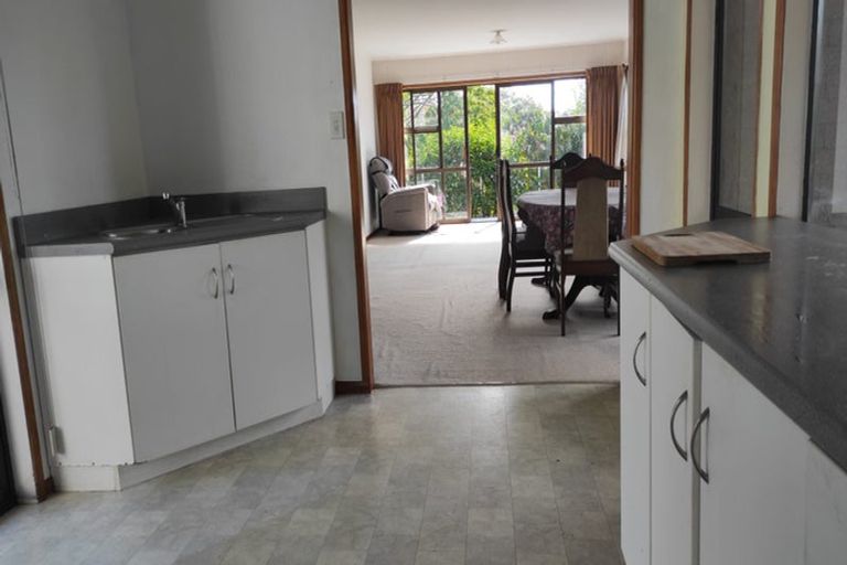 Photo of property in 26 Millbrook Road, Henderson, Auckland, 0612