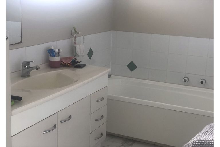 Photo of property in 1/71 Kowhai Road, Mairangi Bay, Auckland, 0630