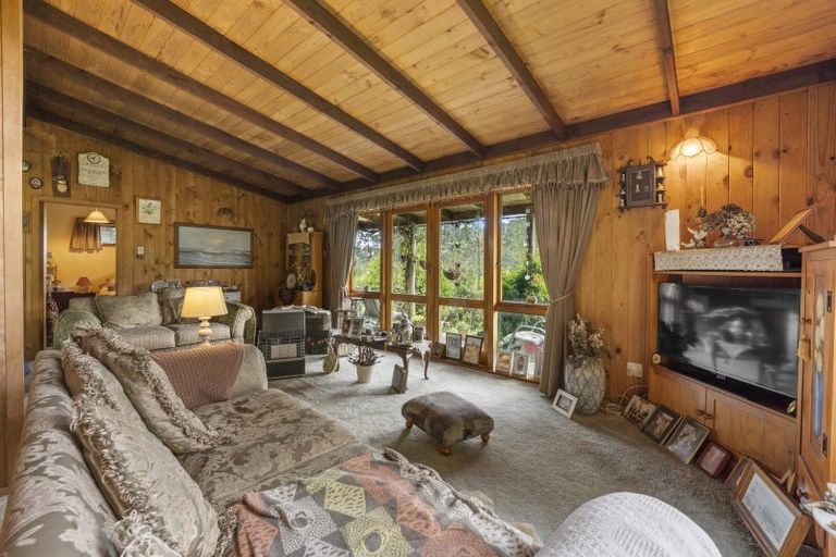 Photo of property in 298 Moores Valley Road, Wainuiomata, 5373