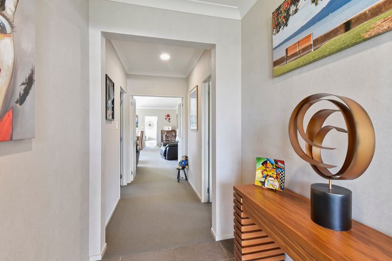 Photo of property in 43 Turnberry Drive, Wattle Downs, Auckland, 2103