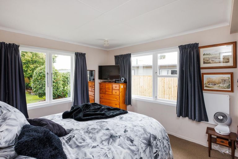 Photo of property in 18 Buick Crescent, Awapuni, Palmerston North, 4412