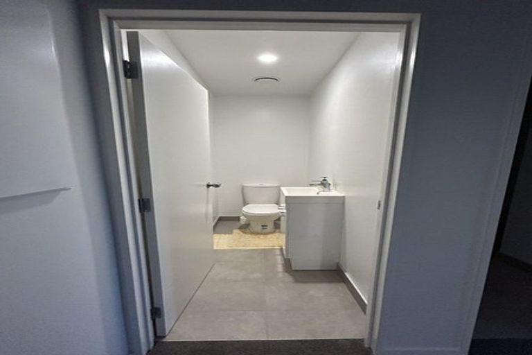 Photo of property in 9 Tarapuke Lane, Papakura, 2110