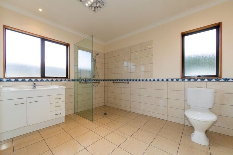 Photo of property in 2b Forward Street, Greenmeadows, Napier, 4112