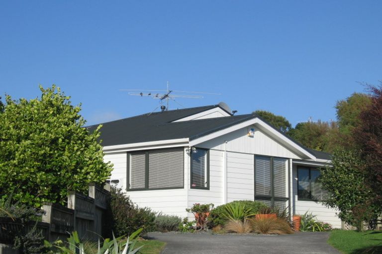Photo of property in 15 Westridge, Camborne, Porirua, 5026