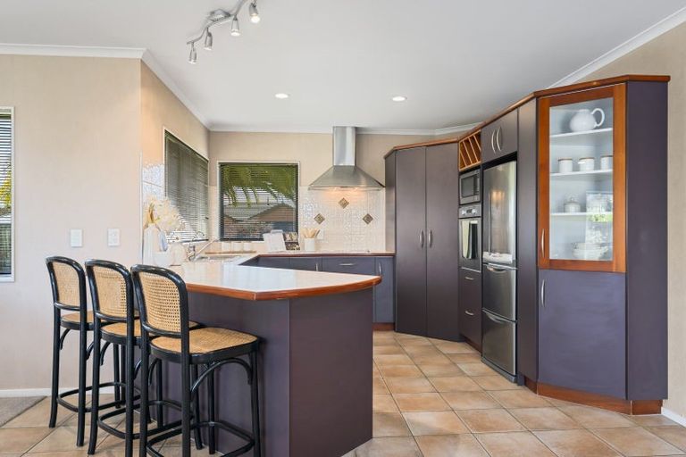 Photo of property in 15 Frame Place, Owhata, Rotorua, 3010