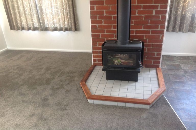 Photo of property in 13 Belfast Road, Belfast, Christchurch, 8051