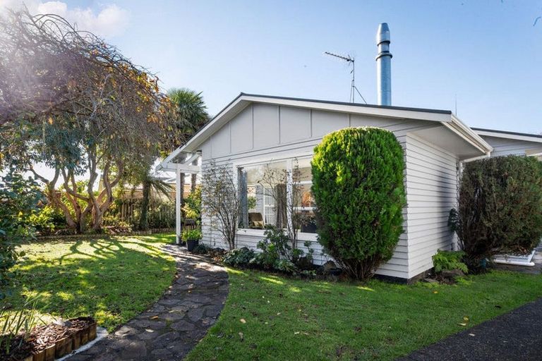 Photo of property in 12 Carisbrooke Street, Katikati, 3129