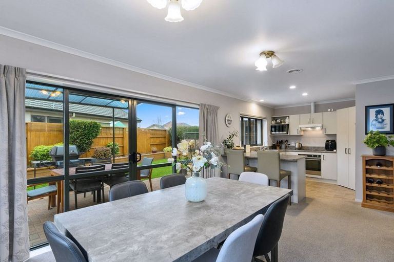 Photo of property in 4 Mccahon Drive, Pukehangi, Rotorua, 3015