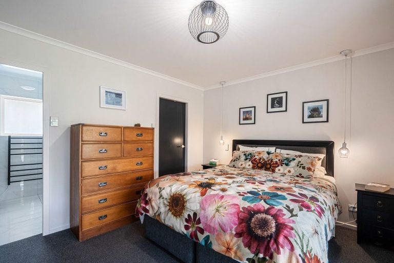 Photo of property in 1098 Queen Street East, Levin, 5571