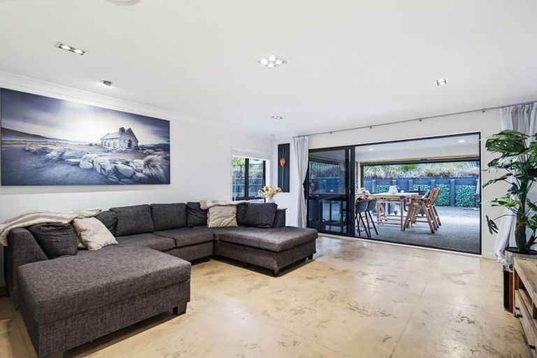 Photo of property in 14 Jenny Lane, Waiuku, 2123