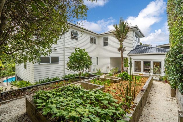Photo of property in 74 Aberdeen Road, Campbells Bay, Auckland, 0620
