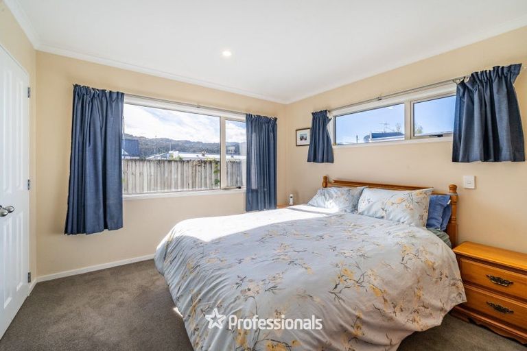 Photo of property in 17 Woodland Mews, Wainuiomata, Lower Hutt, 5014