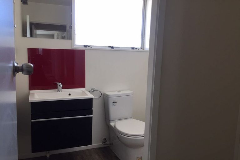 Photo of property in 4/80 Charles Street, Waltham, Christchurch, 8011