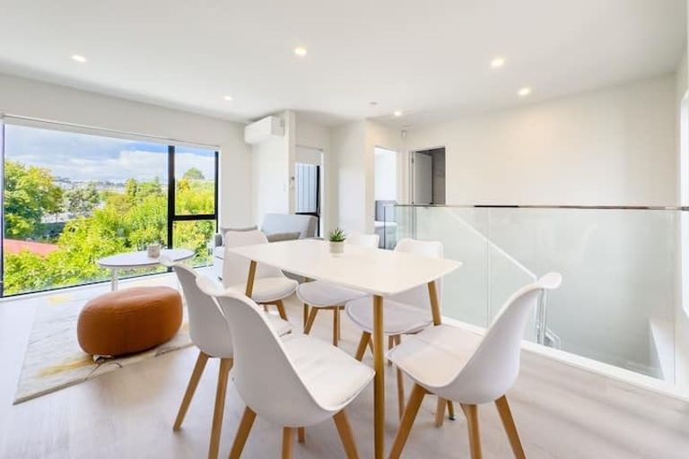 Photo of property in 5/236 Albany Highway, Schnapper Rock, Auckland, 0632