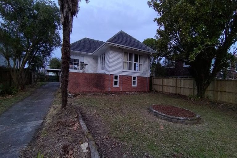 Photo of property in 4259 Great North Road, Glendene, Auckland, 0602