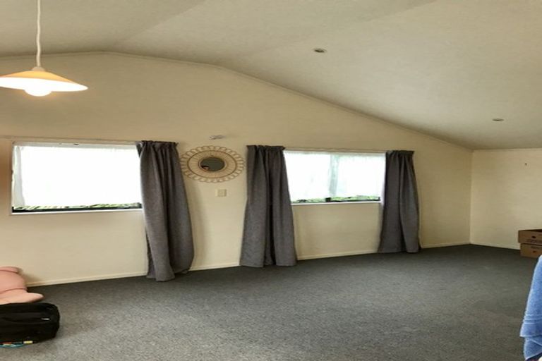 Photo of property in 32 Morere Street, Titahi Bay, Porirua, 5022