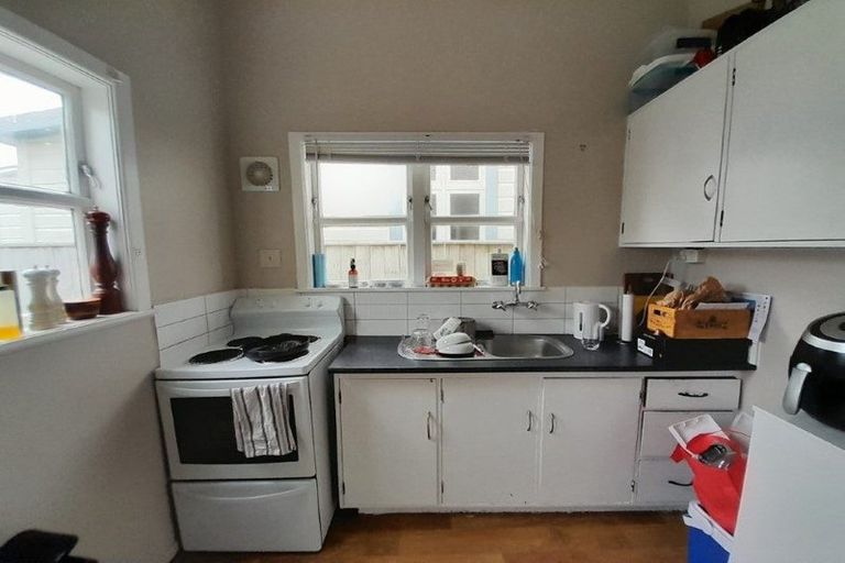 Photo of property in 35 Plunket Avenue, Petone, Lower Hutt, 5012