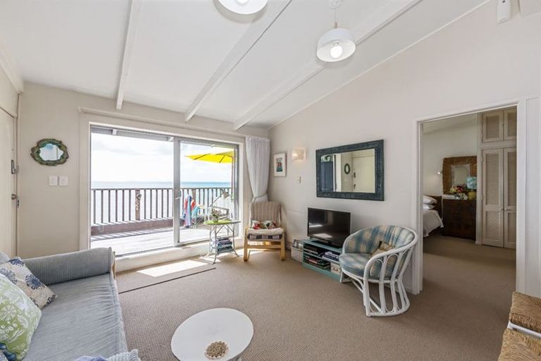 Photo of property in 5/4 Arkles Strand, Arkles Bay, Whangaparaoa, 0932