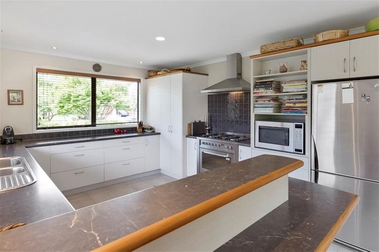 Photo of property in 24 Redhaven Place, Bethlehem, Tauranga, 3110