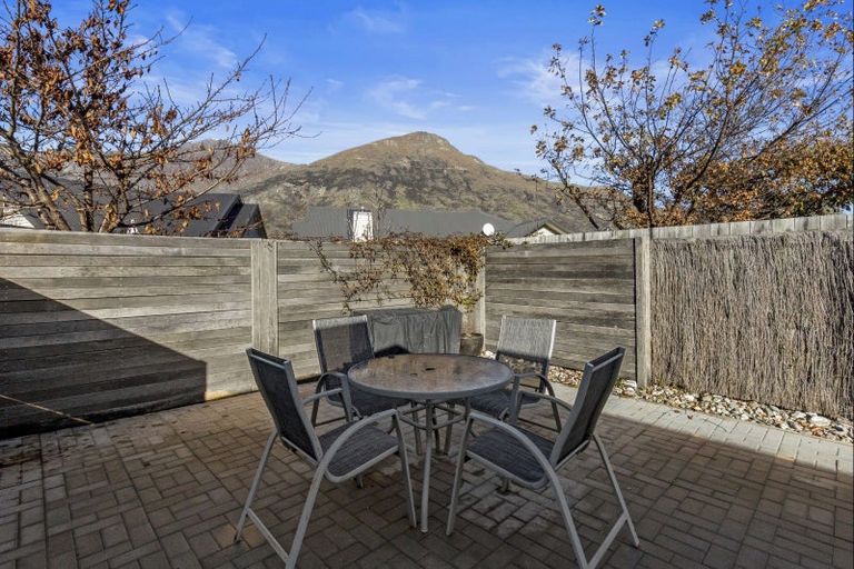 Photo of property in 28 Lochnagar Drive, Lake Hayes, Queenstown, 9304