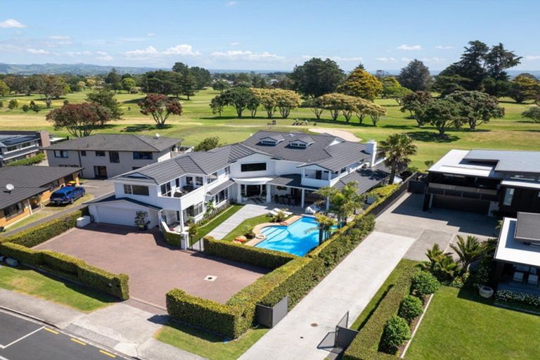 Photo of property in 198 Oceanbeach Road, Mount Maunganui, 3116