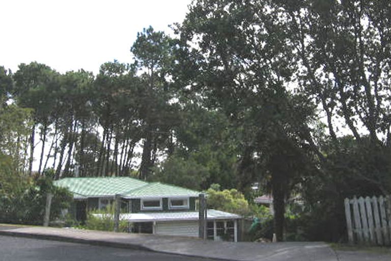 Photo of property in 39 William Souter Street, Forrest Hill, Auckland, 0620