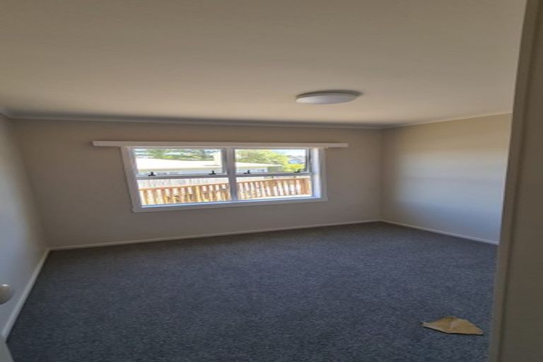Photo of property in 40a Peach Road, Glenfield, Auckland, 0629