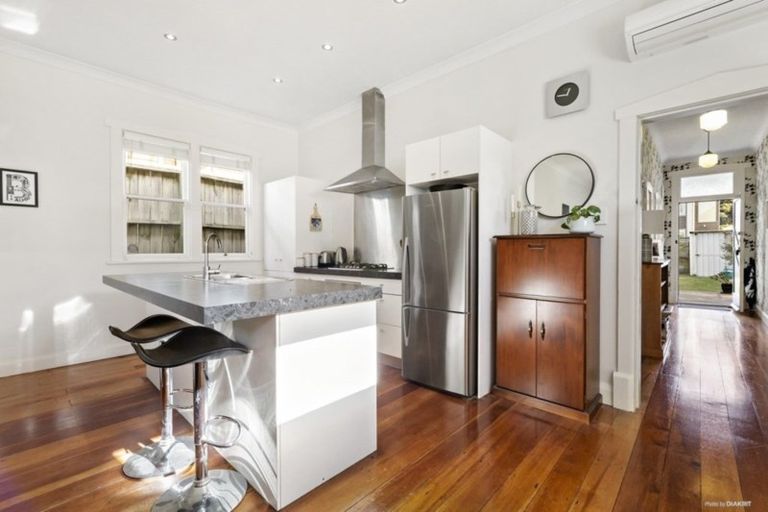 Photo of property in 99a Freyberg Street, Lyall Bay, Wellington, 6022