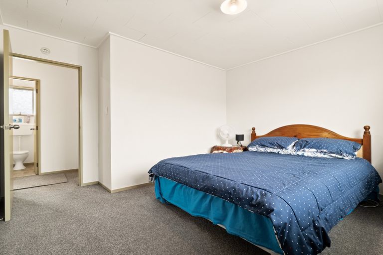 Photo of property in 17 Bradshaw Street, South Dunedin, Dunedin, 9012