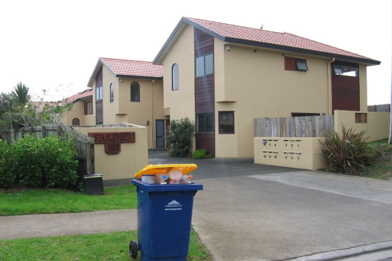 Photo of property in 1/102 Greenhithe Road, Greenhithe, Auckland, 0632
