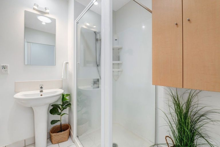 Photo of property in 24/3 Riverside Road, Orewa, 0931