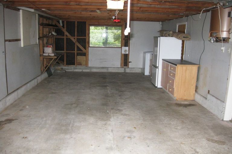 Photo of property in 215 Dowse Drive, Maungaraki, Lower Hutt, 5010