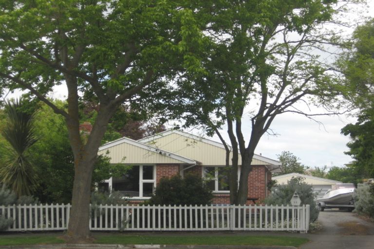 Photo of property in 11 Blossomdale Place, Bishopdale, Christchurch, 8053