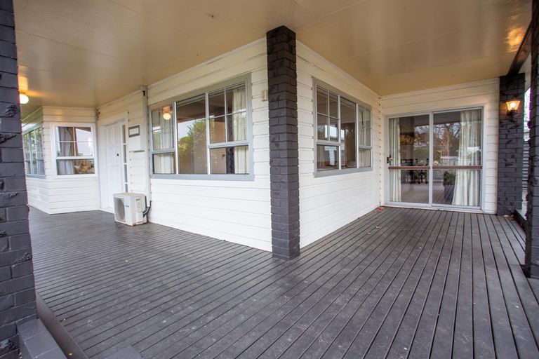 Photo of property in 6 Rhodes Street, Carterton, 5713