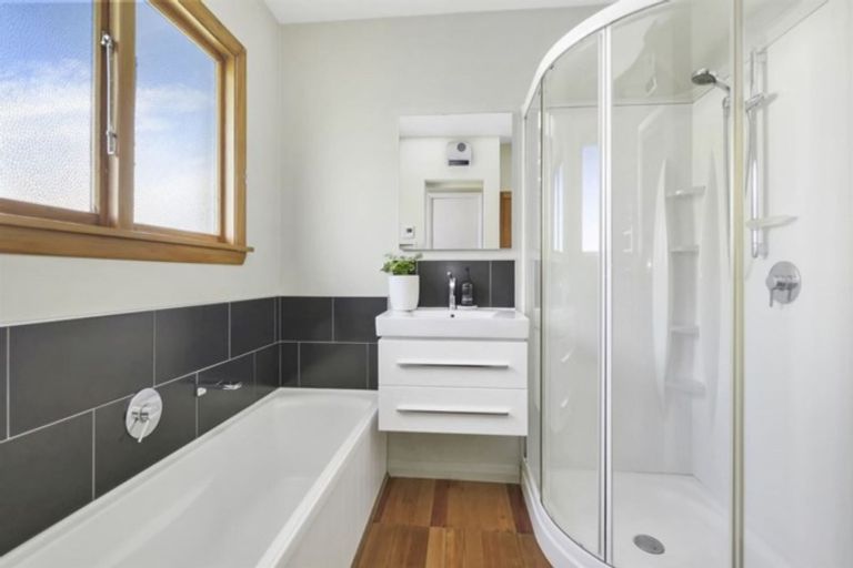 Photo of property in 8 Trist Place, Edgeware, Christchurch, 8013