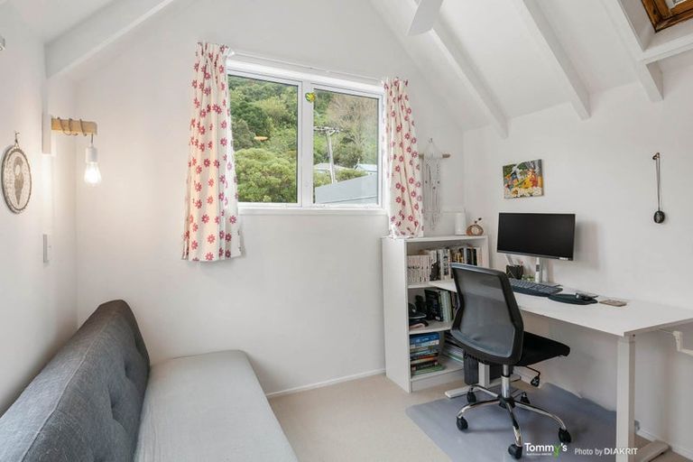 Photo of property in 183a Sutherland Road, Lyall Bay, Wellington, 6022