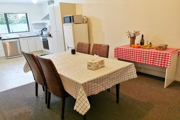 Photo of property in 77 Carrington Avenue, Silverdale, Hamilton, 3216