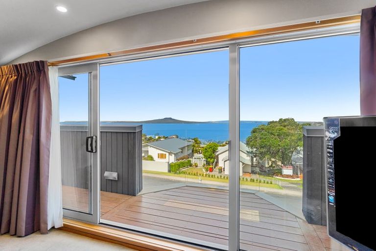 Photo of property in 11 Katui Street, Castor Bay, Auckland, 0620