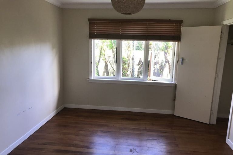 Photo of property in 39 Paritutu Road, Spotswood, New Plymouth, 4310