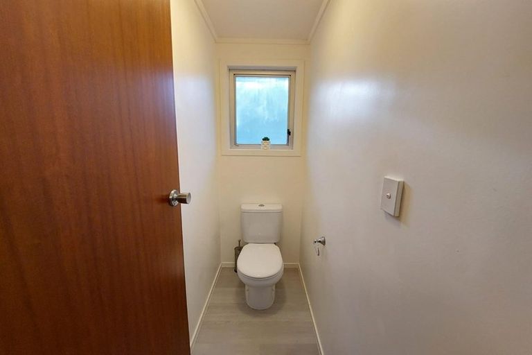 Photo of property in 22 Korotaha Terrace, Rothesay Bay, Auckland, 0630