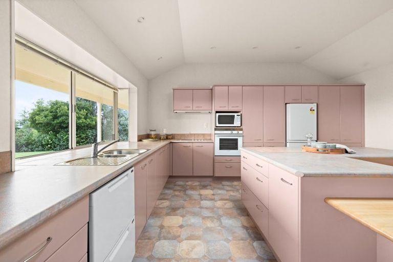 Photo of property in 122 Kopanga Heights Lane, Havelock North, 4130