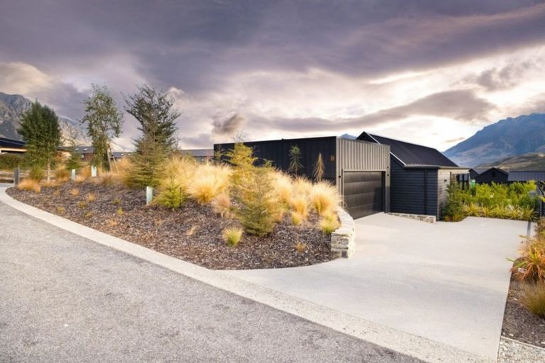 Photo of property in 58 Falconer Rise, Jacks Point, Queenstown, 9371