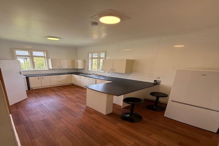 Photo of property in 1/27 Brougham Street, Mount Victoria, Wellington, 6011