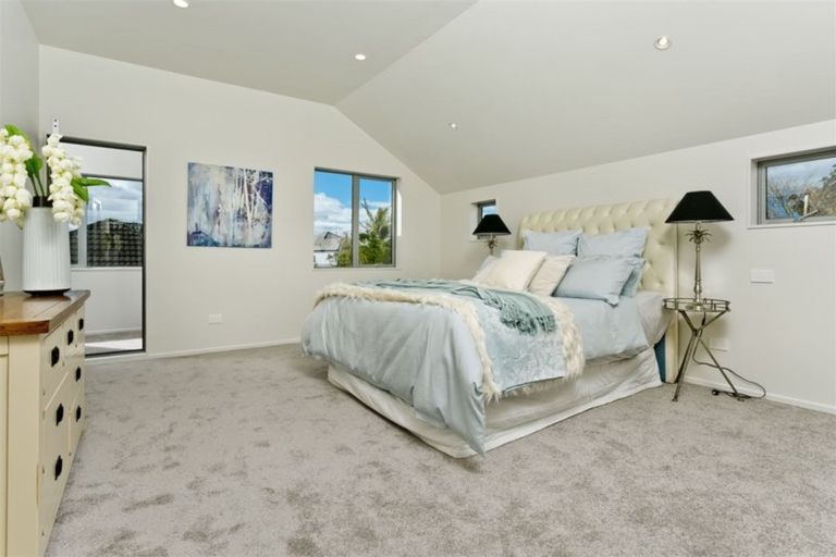 Photo of property in 356b East Coast Road, Sunnynook, Auckland, 0630