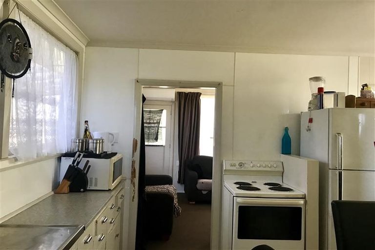 Photo of property in 1/2 Leslie Street, Waitara, 4320