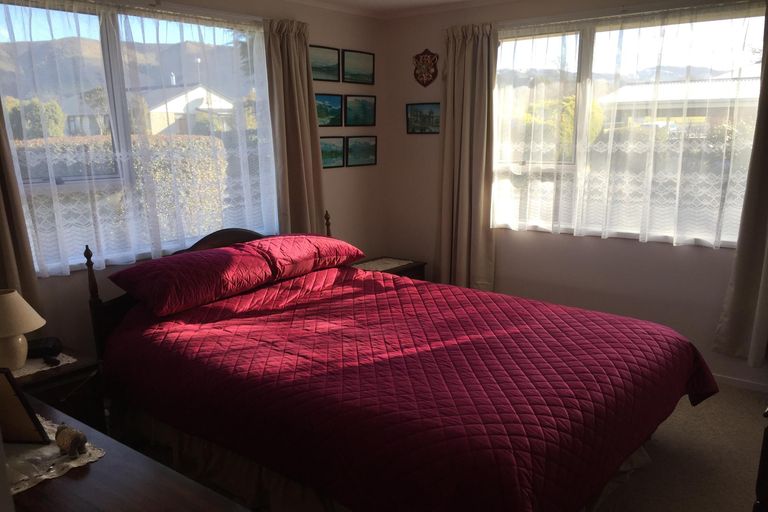 Photo of property in 5 Hillary Street, Waimate, 7924