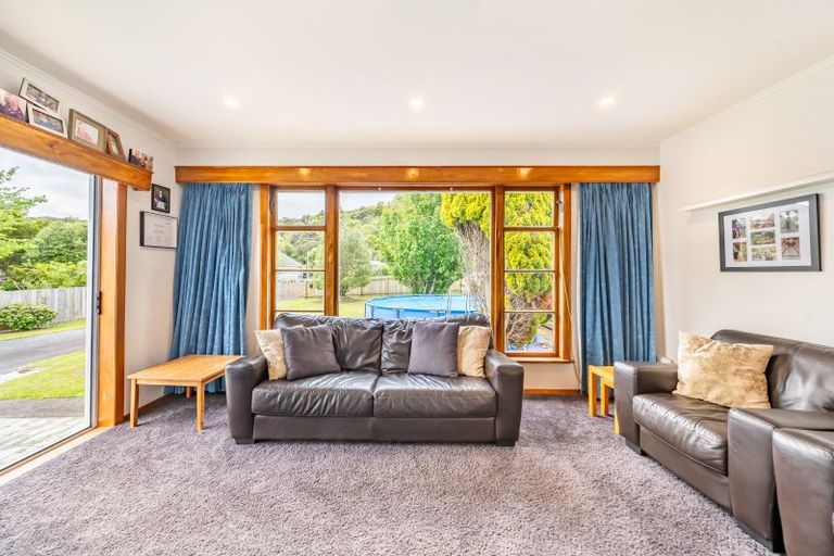 Photo of property in 36 Horoeka Street, Stokes Valley, Lower Hutt, 5019